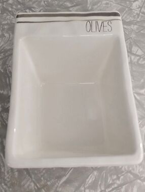 MudPie Olive Snacking Dish